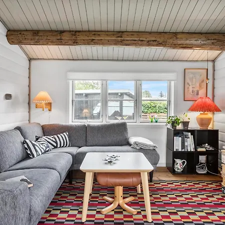 2 Bedroom Gorgeous In *